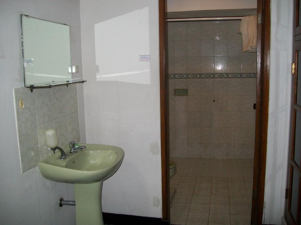 Krowi Inn Surabaya Rum bild