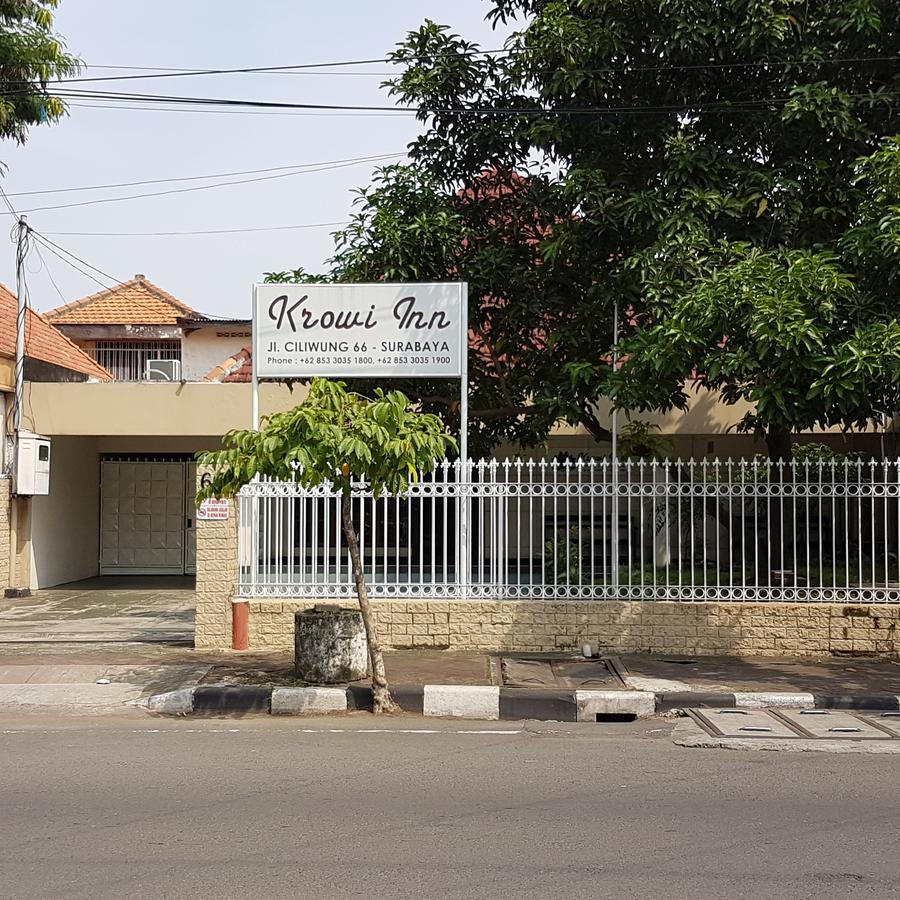 Krowi Inn Surabaya Exteriör bild