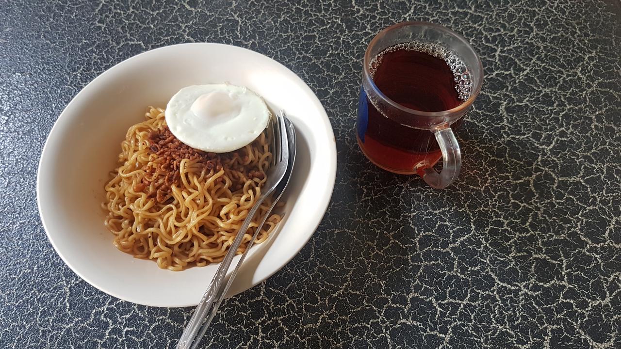 Krowi Inn Surabaya Exteriör bild